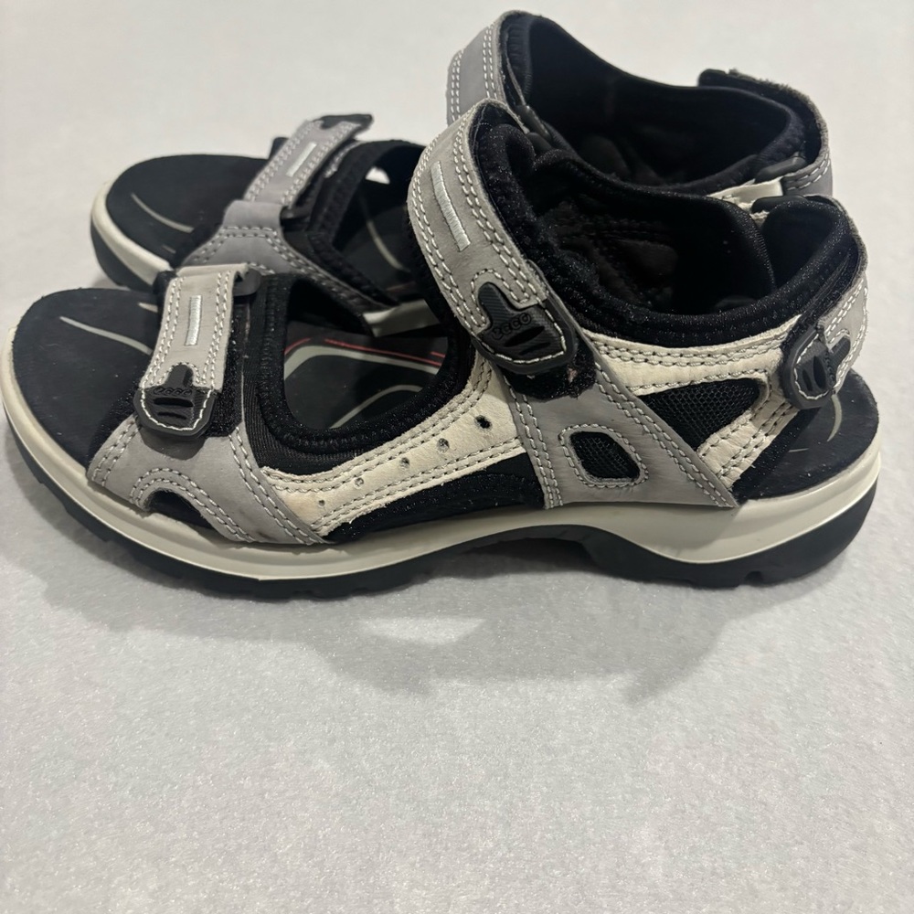 Ecco Gray and Black Sandals with Contoured Footbed.  Great condition! - Picture 6 of 8